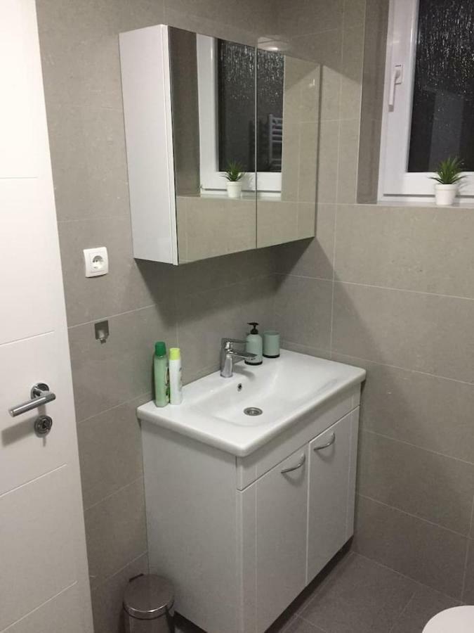 Apartman F&F Otočac Exterior foto